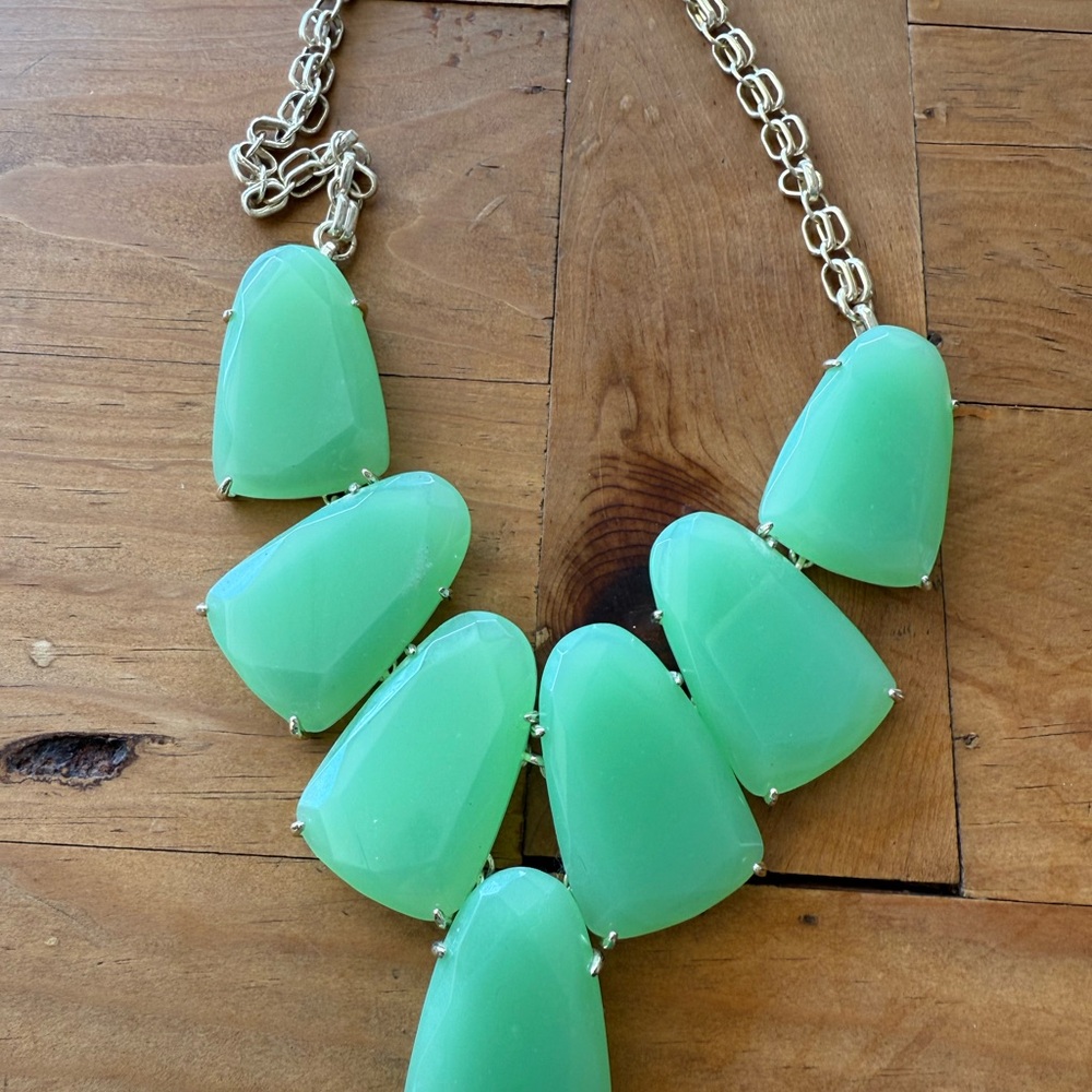 Kendra Scott Green Necklace Heart Design